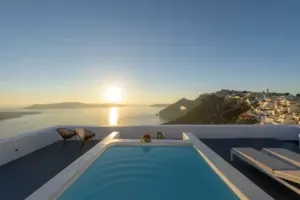 Voyager en famille à Santorini - les hôtels
