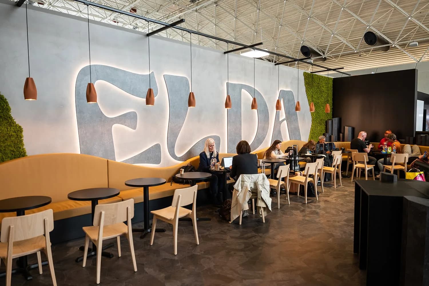 Tout savoir sur l’aéroport de Reykjavik (KEF) : Le guide ultime pour les voyageurs
