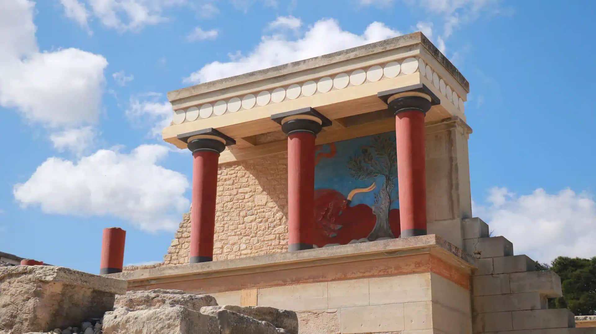Discovering the Mythical Palace of Knossos in Crete