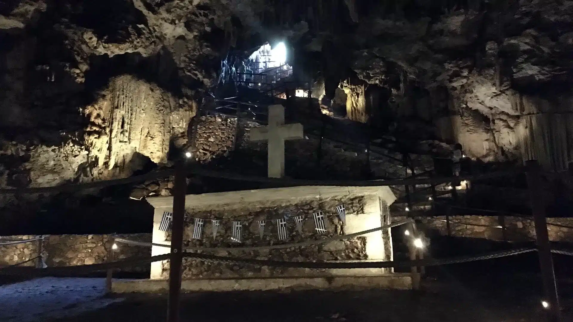 Intérieur de la cave de Melidoni