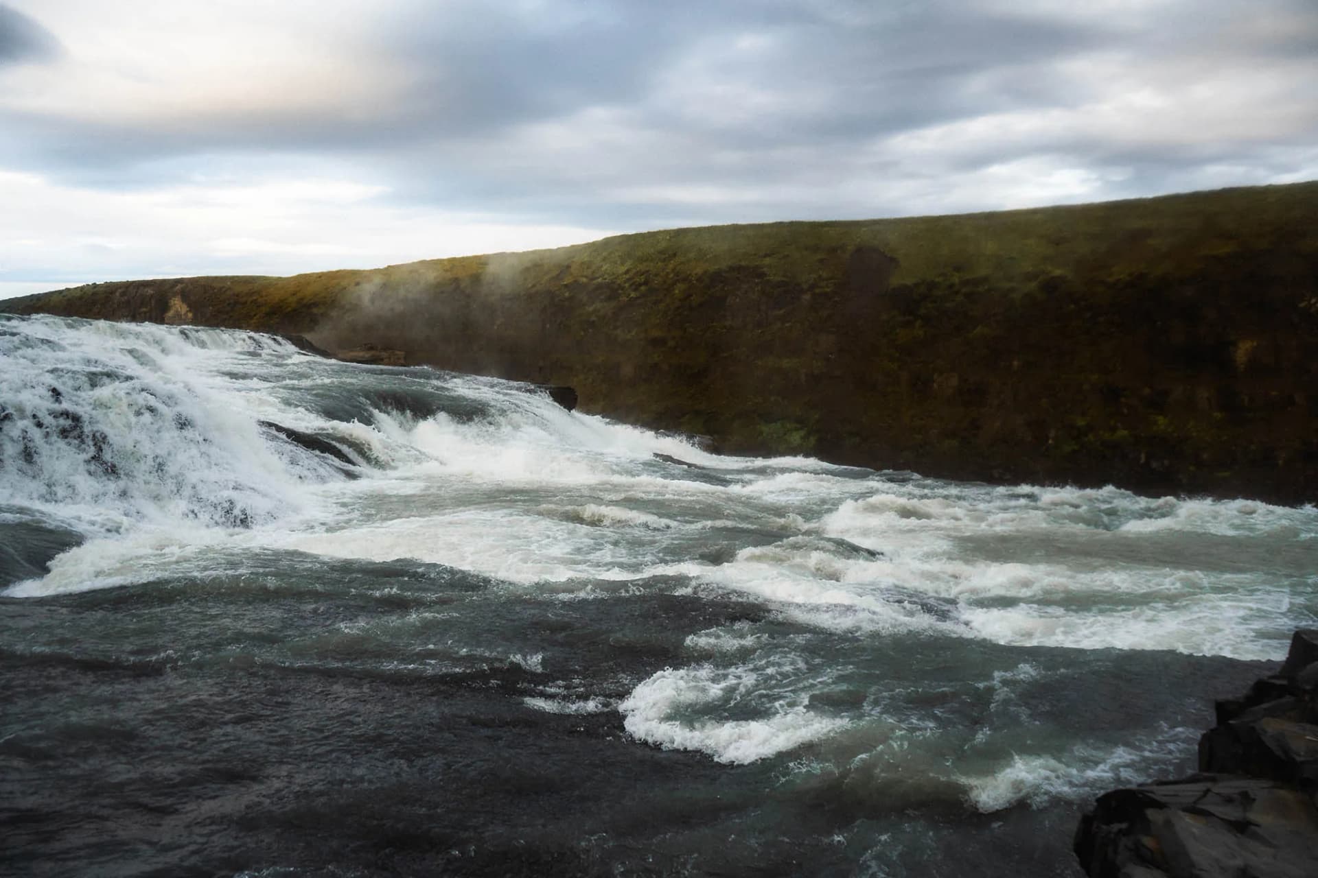 Gullfoss : La cascade d’or les plus impressionantes d’Islande – Le guide ultime