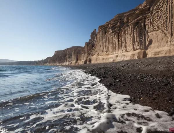 Découvrez la beach de Vlychada à Santorini