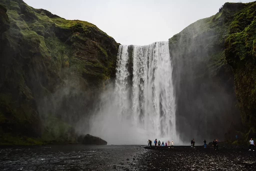Visiter Skogafoss en Islande : le guide ultime pour visiter la cascade