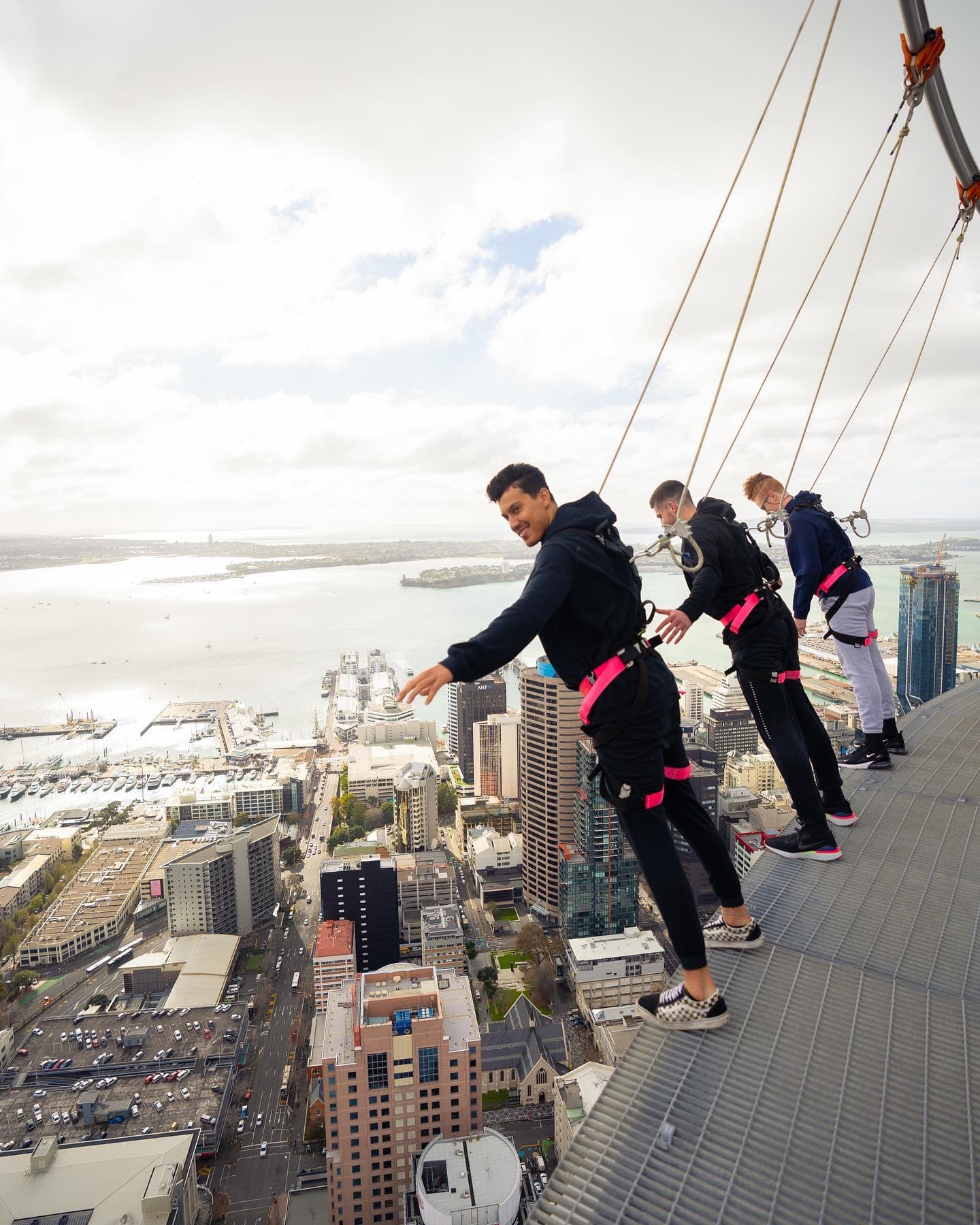 Visiter la Sky Tower d’Auckland : expérience panoramique à haute altitude