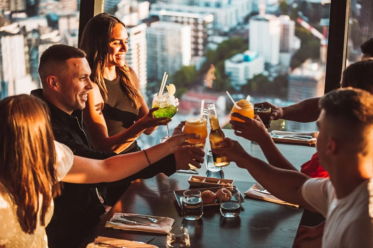 Visiter la Sky Tower d’Auckland : expérience panoramique à haute altitude