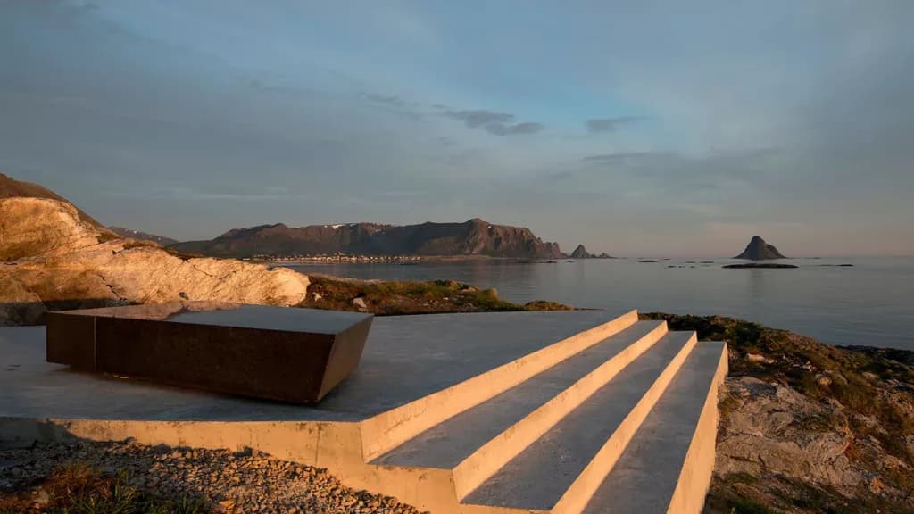 The Kleivodden viewpoint on the Andøya Scenic Route
