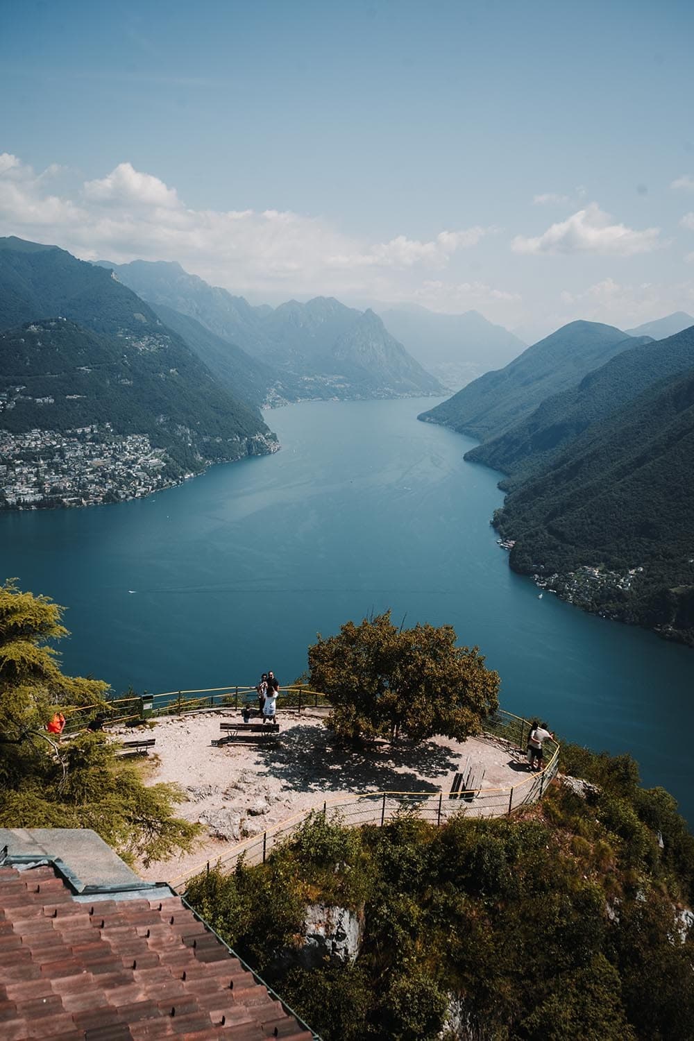 Le Mont San Salvatore à Lugano: Un Magnifique Panorama sur la Ville et le Lac