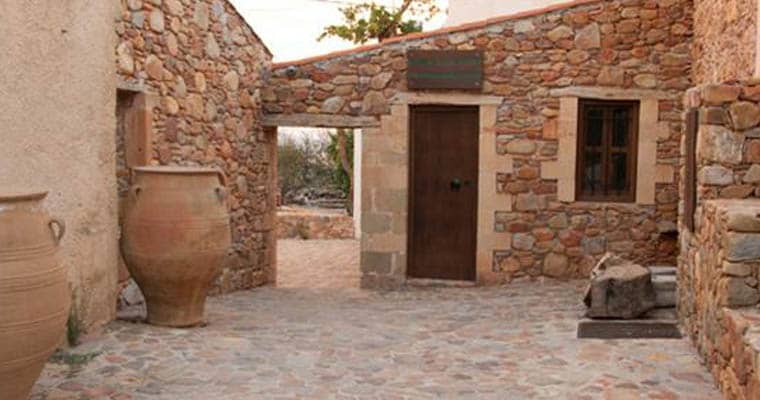 Olivier de vouves crete — Voir l’Olivier de Voúves en Crète