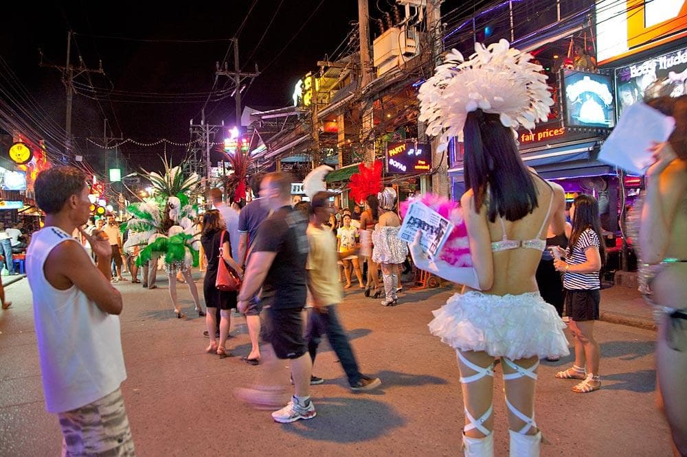 La réalité sordide de Bangla Road à Patong