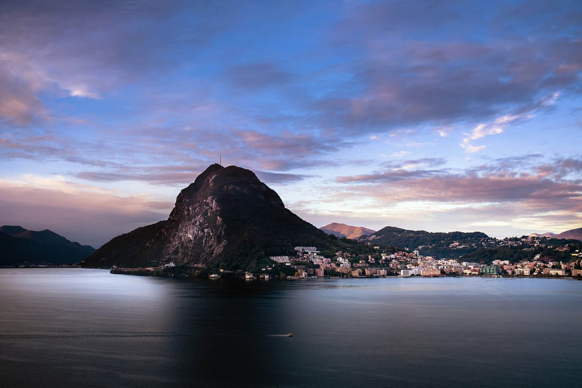 La superbe ville de Lugano, en Suisse