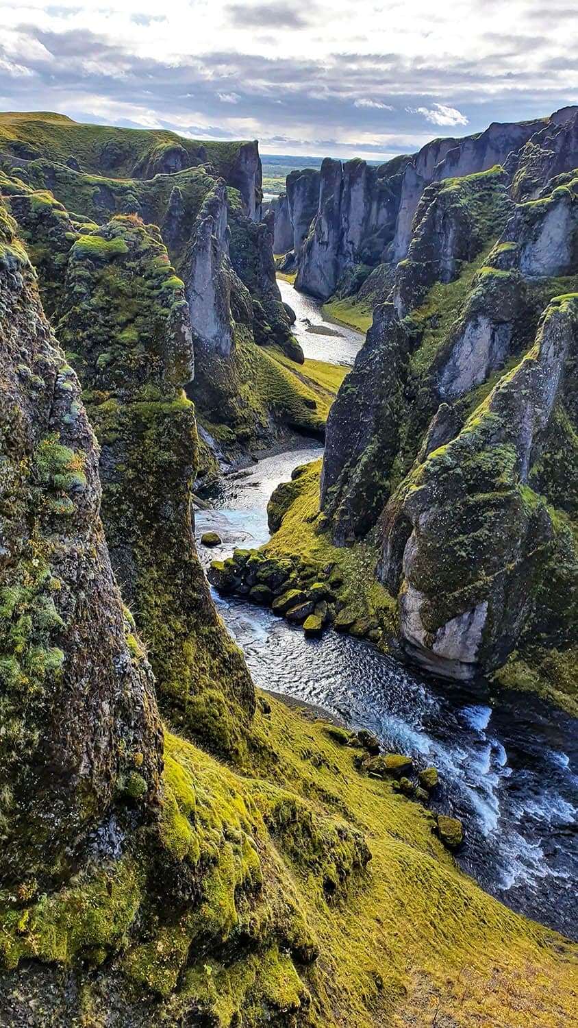 Visiter le Canyon de Fjadrargljufur : Un Joyau Naturel en Islande