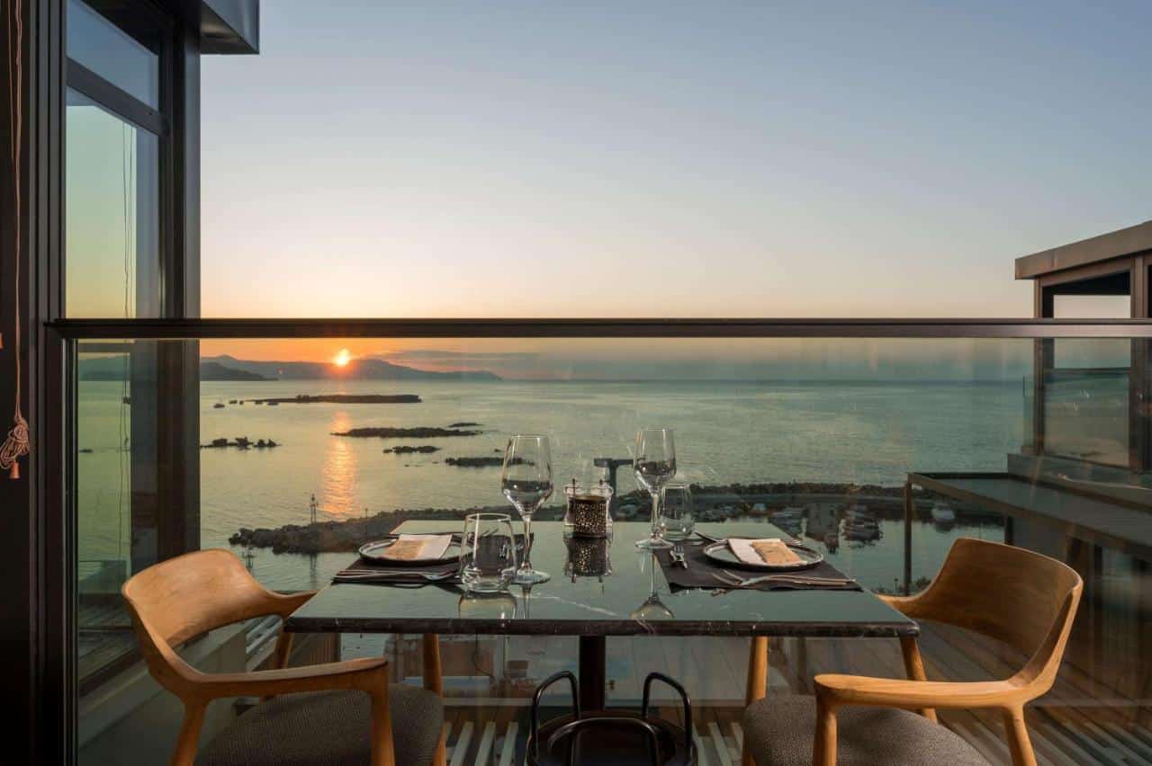 Meilleurs hotels crete vue mer chania flair tapestry — Top 10 des Meilleurs hôtels en bord de mer en Crete : Luxe et Détente au Paradis