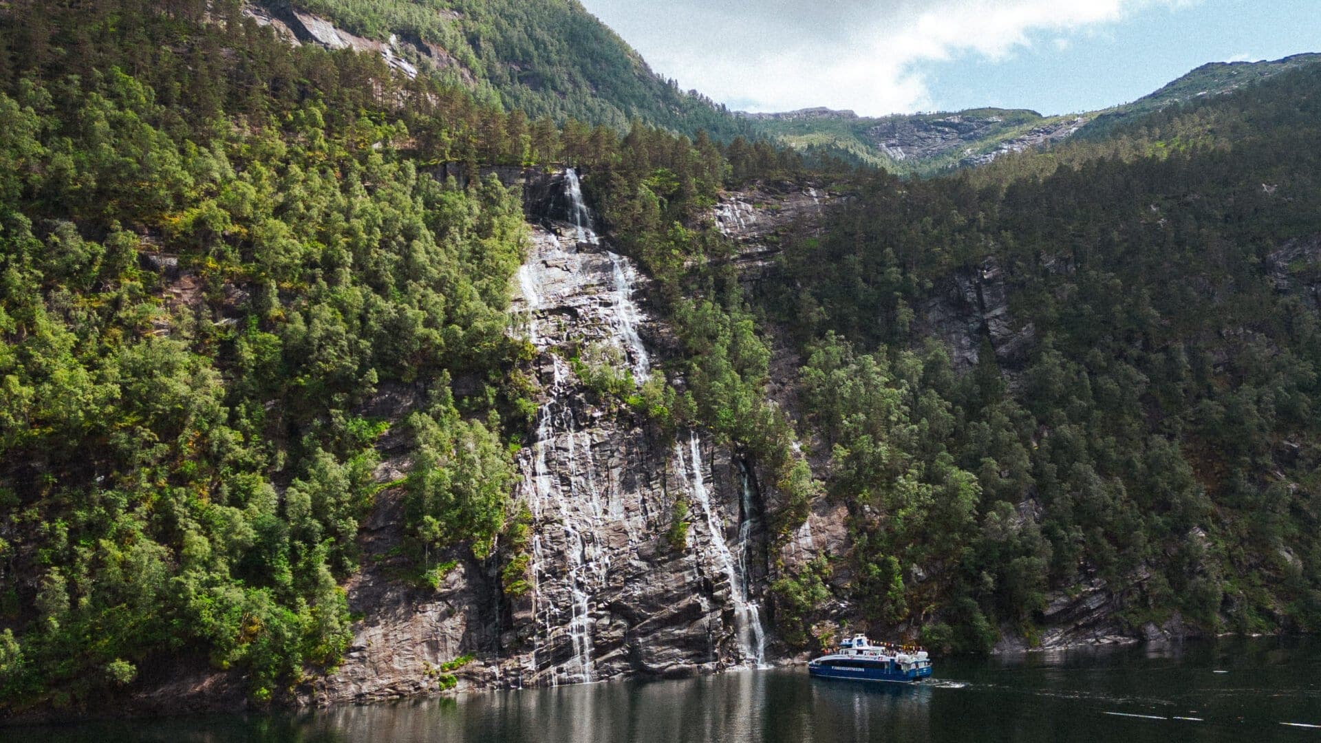 Croisière de Bergen à Mostraumen : Une Aventure Inoubliable dans les Fjords Norvégiens