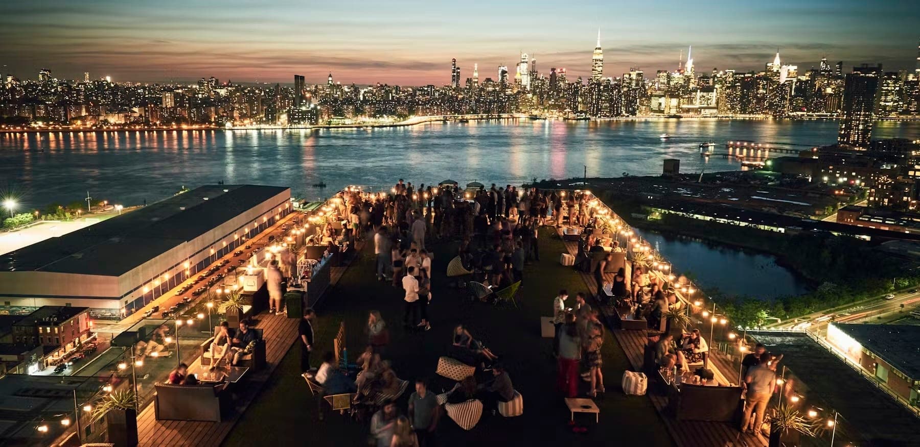 L'extraordinaire vue depuis Westlight à Brooklyn
