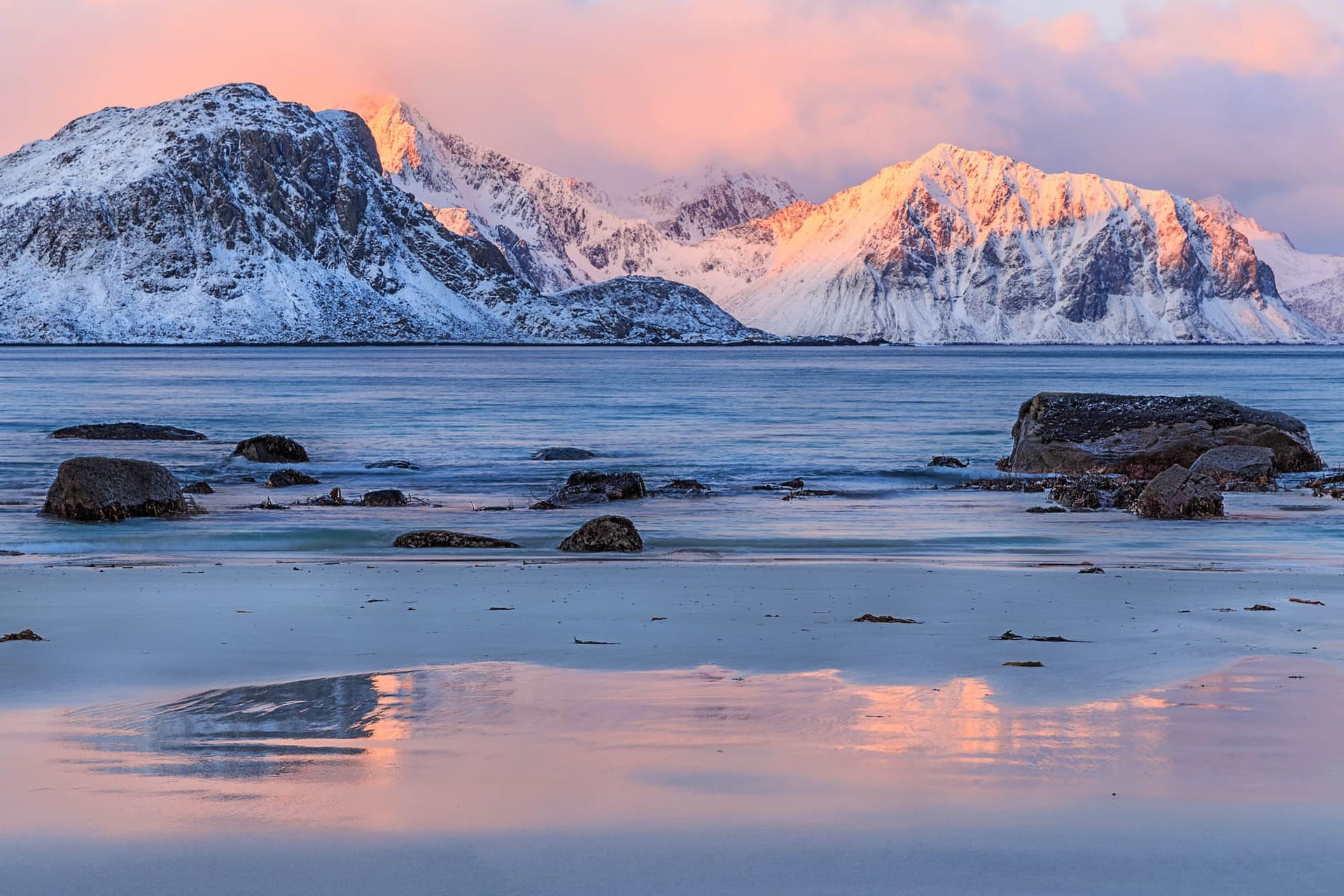 Découvrir Haukland Beach dans les Lofoten