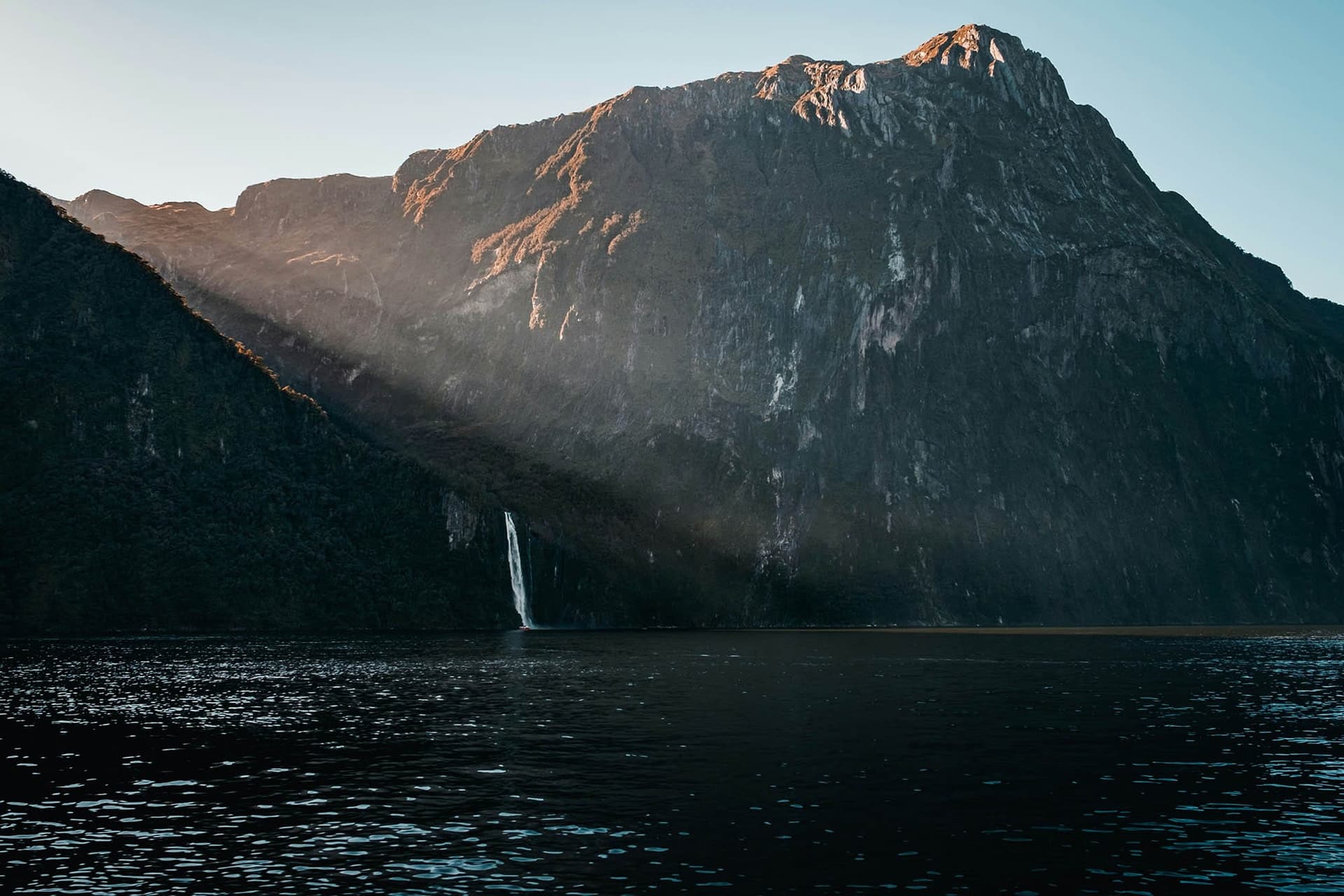 Comment explorer ces fjords ?