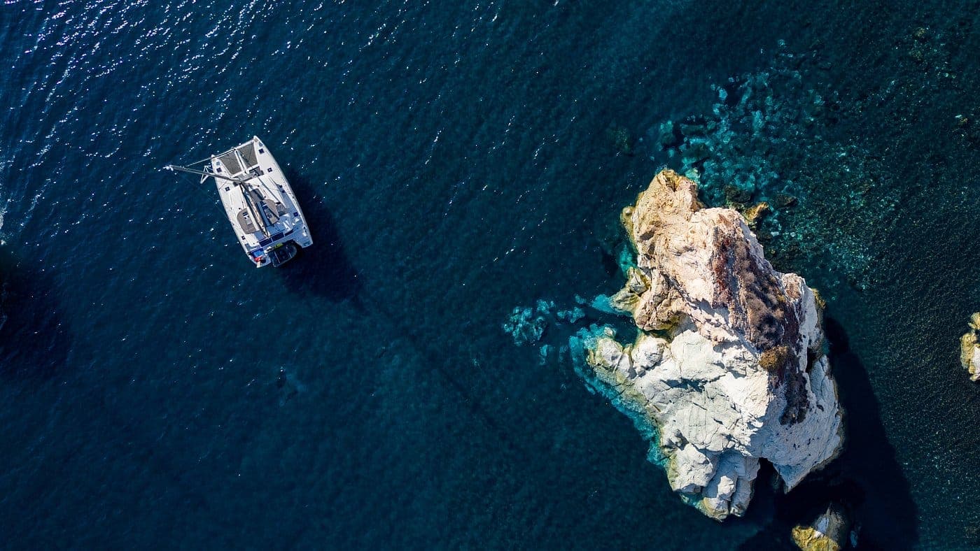 Expérience maritime premium à bord du catamaran Santorini Gold — Vue 1