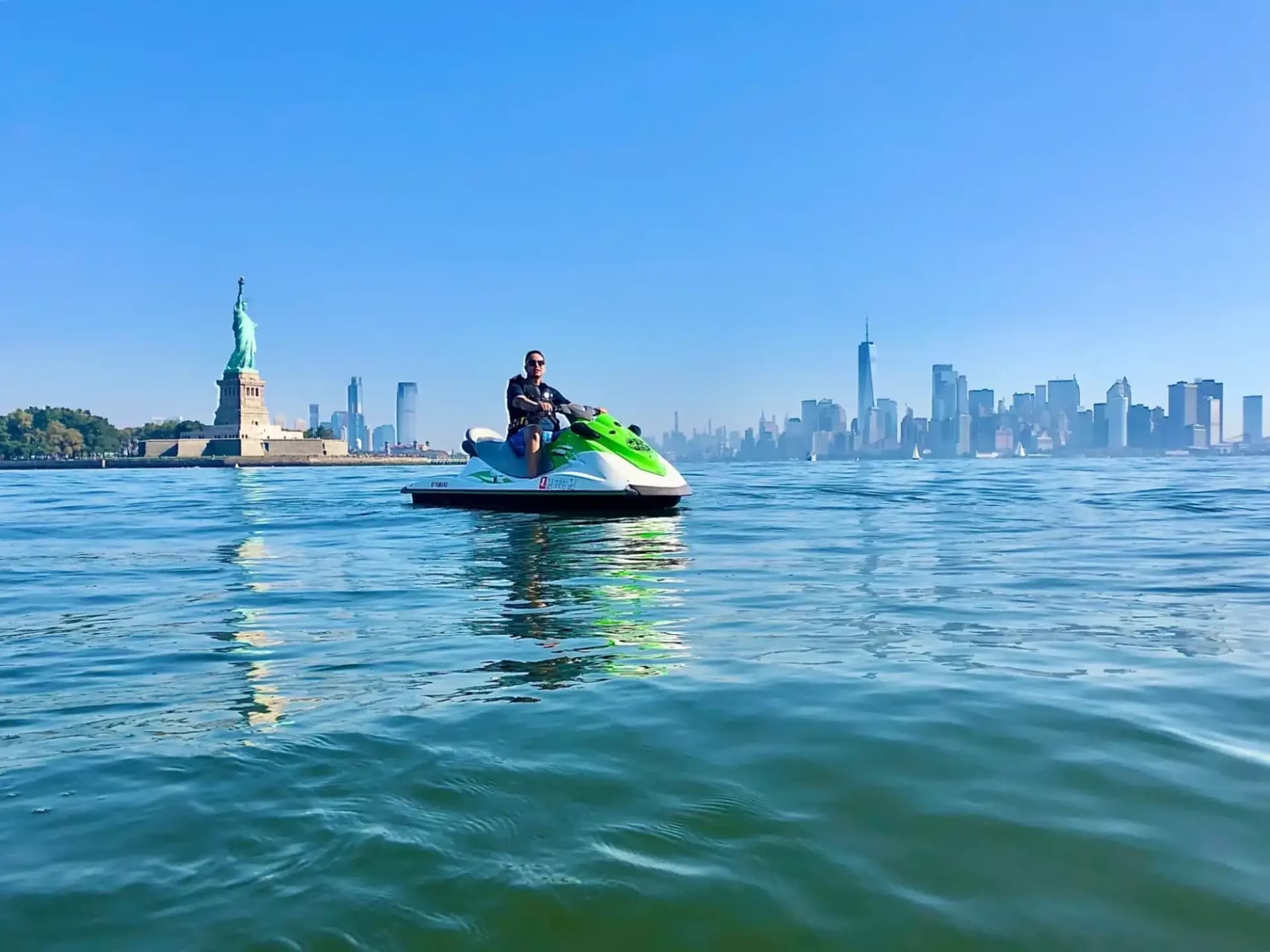 Excursion en Jet Ski autour de Manhattan — Illustration