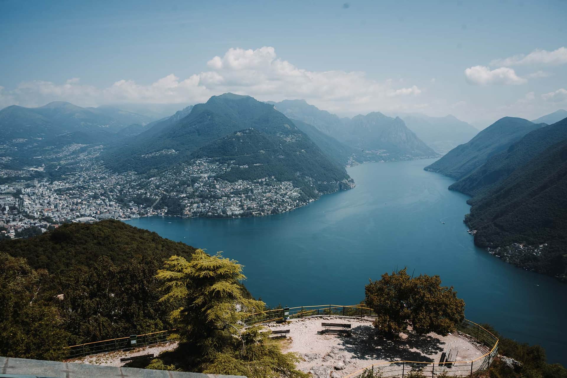 Le Mont San Salvatore à Lugano: Un Magnifique Panorama sur la Ville et le Lac