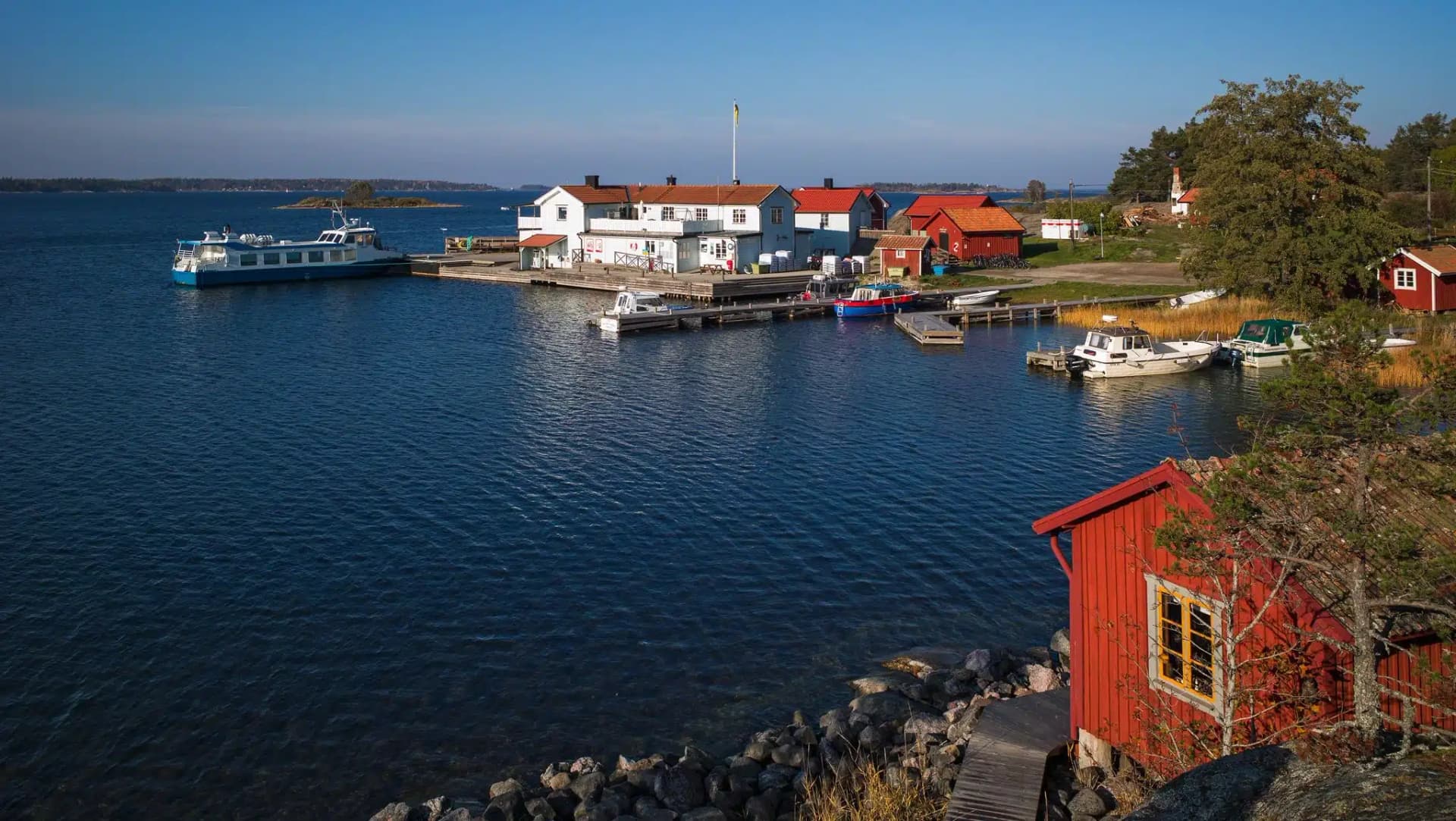 Découvrir l’Archipel de Stockholm : Guide Complet 2025