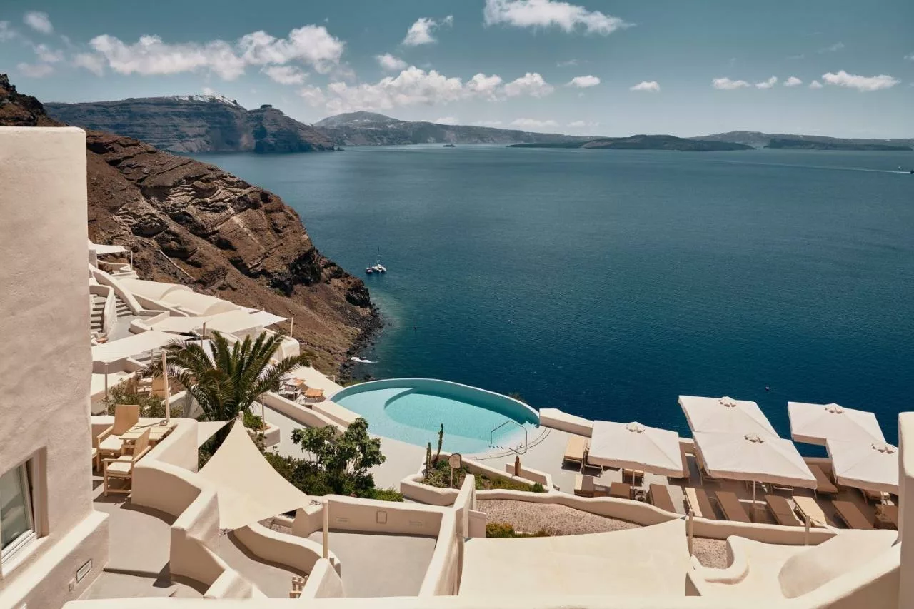 Découvrez le Mystique Hotel à Oia