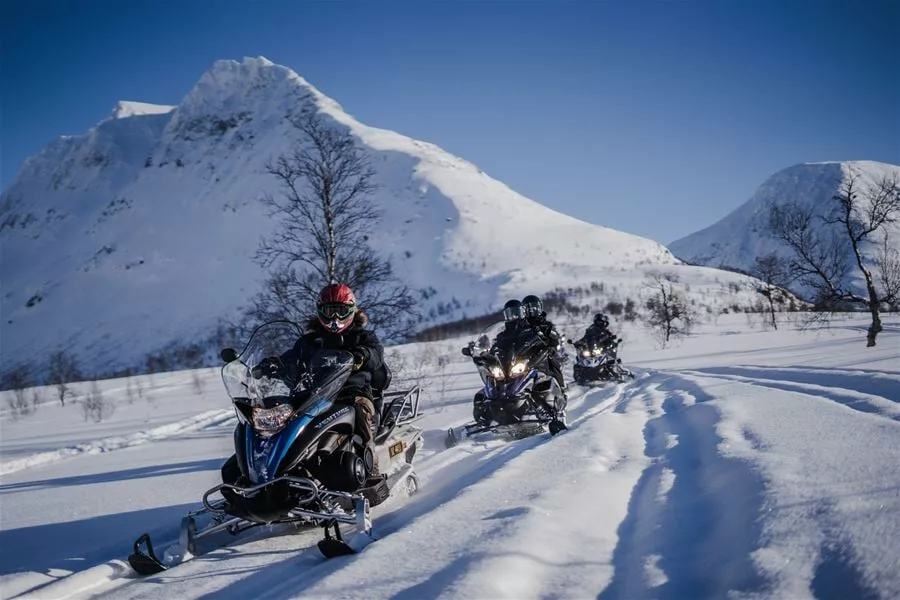 Faire un tour en motoneige dans les alentours de Tromsø