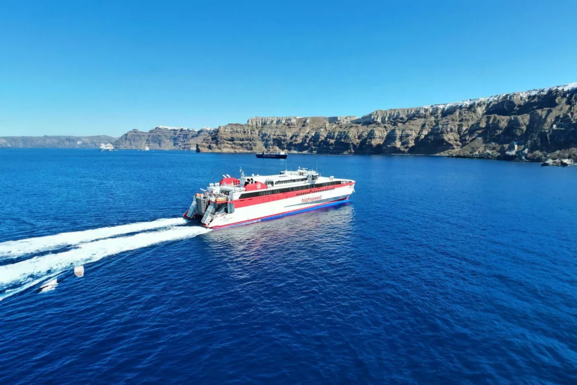 Ferry de Crète à Santorin