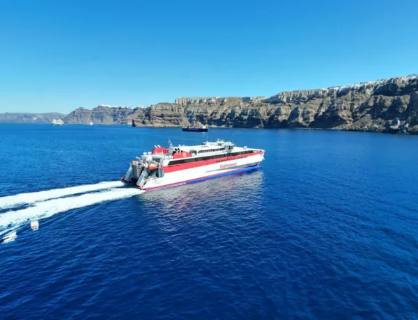 Ferry de Crète à Santorin