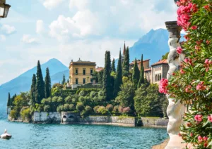 Visiter la Villa Cipressi au Lac de Côme