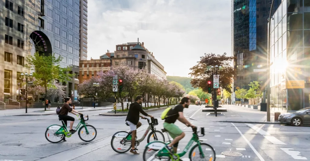 Se déplacer à vélo ou à trotinette à Montréal