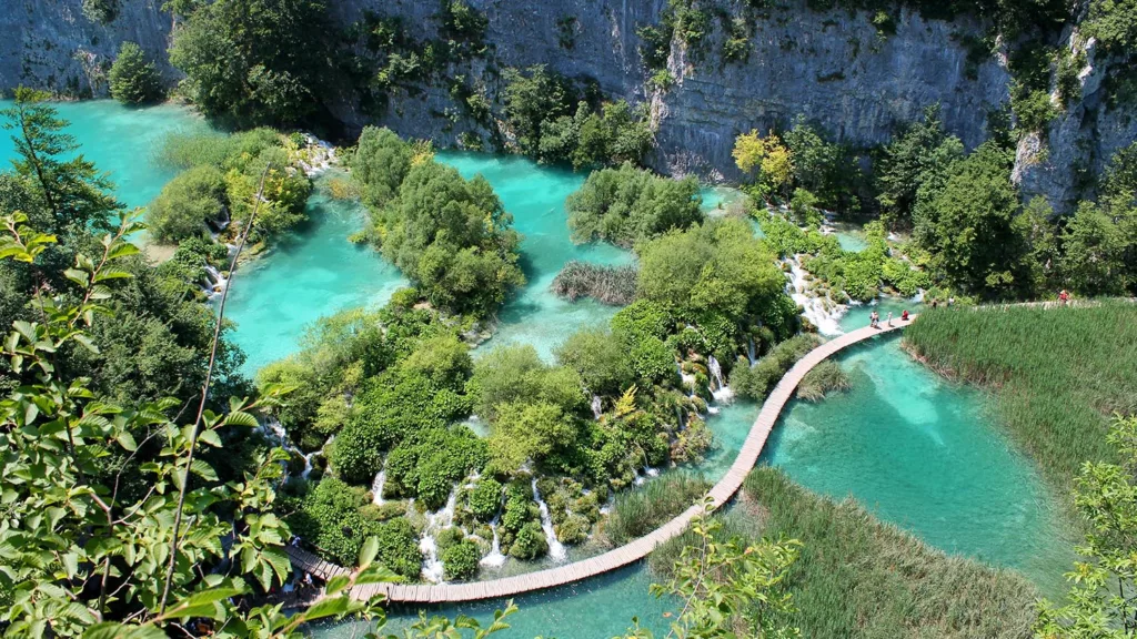 Explorez les lacs de Plitvice en Croatie