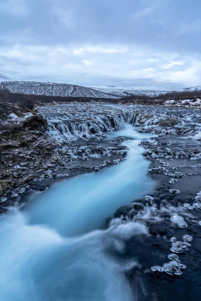 Cascade de Bruarfoss en hiver