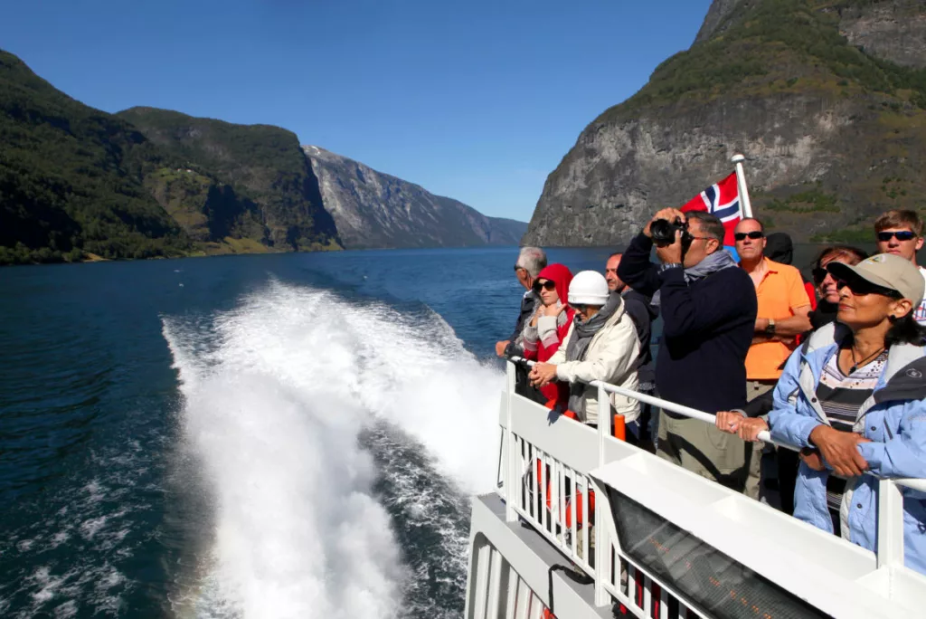 Profitez de superbes vues depuis le pont du bateau