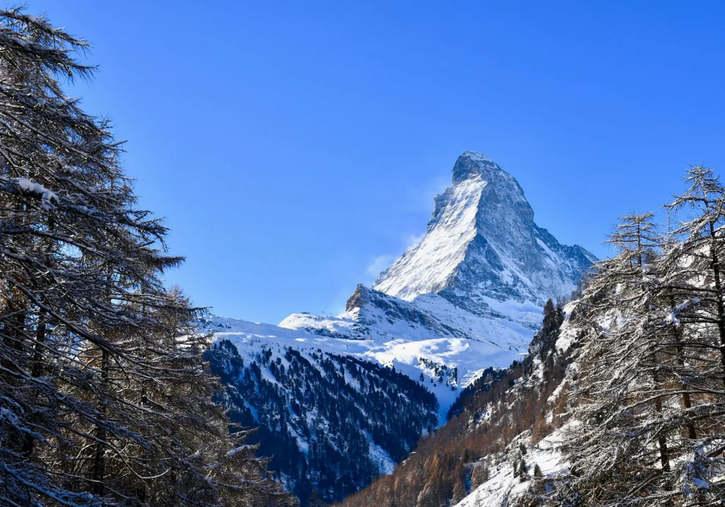 Les magnifiques sommets du Valais Suisse
