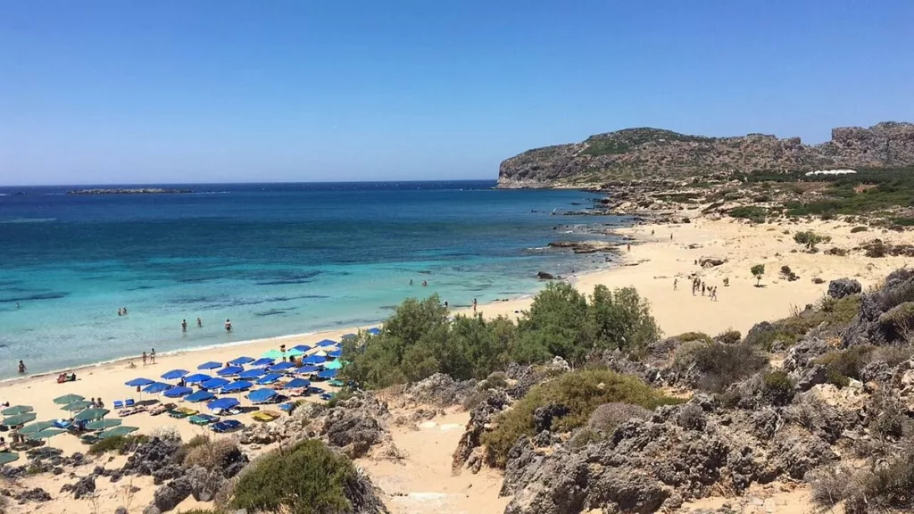 La plage est facile d'accès