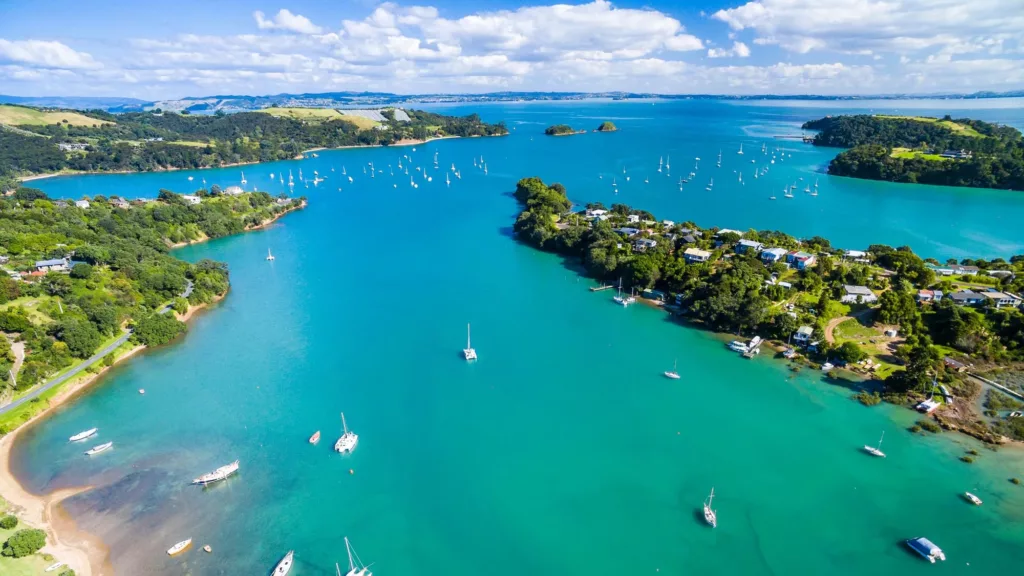 La magnifique ile de Waiheke Island au large d'Auckland