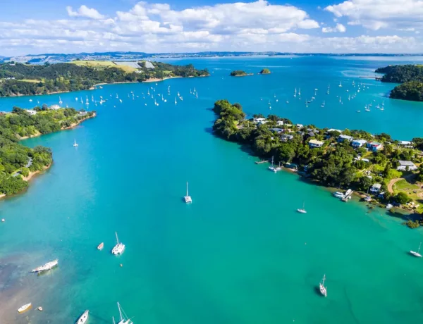 La magnifique ile de Waiheke Island au large d'Auckland