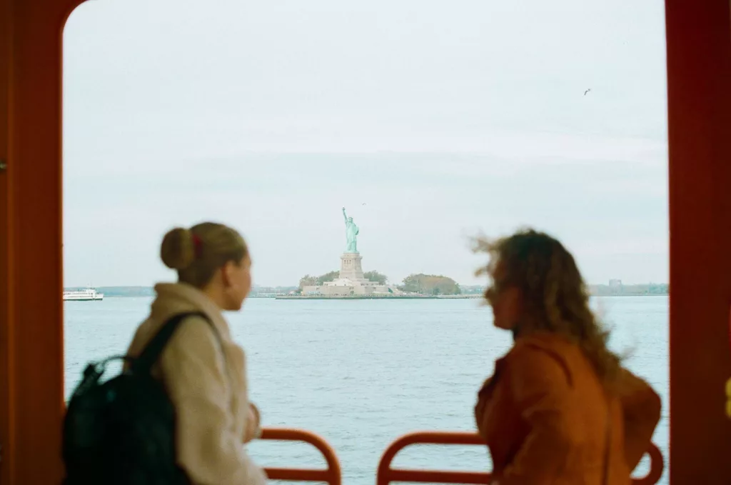 Voir la Statue de la Liberté depuis le ferry de Staten Island