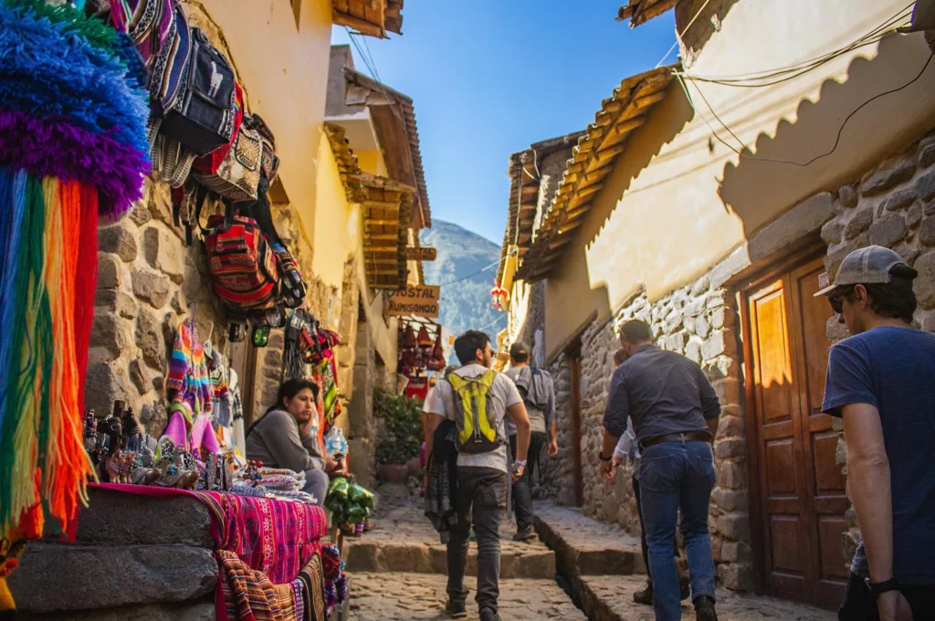 Une ruelle passante de Cuzco