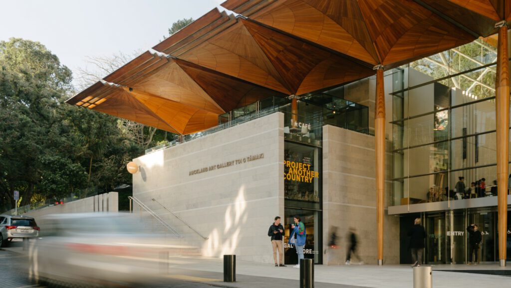 Auckland Art Gallery : Toi-O-Tamaki