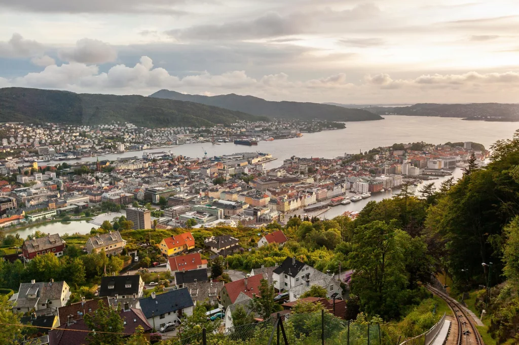 Profitez-en pour visiter Bergen pour moins cher