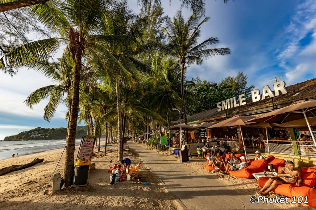 Profitez des restaurants de Kamala Beach