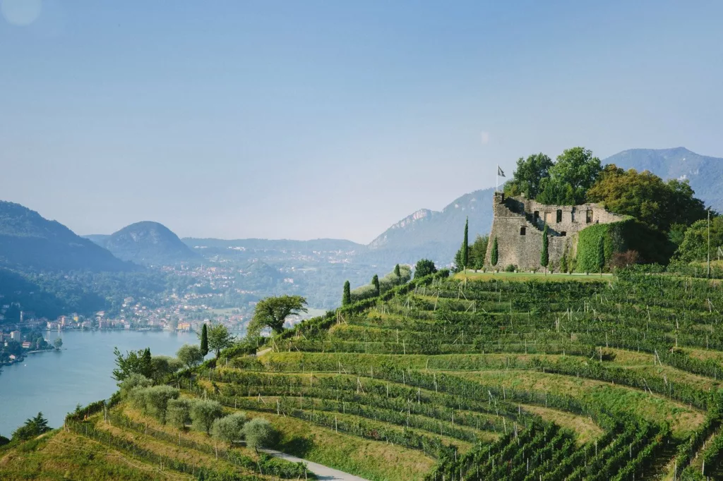 Un magnifique château dans les hauteurs de Morcote