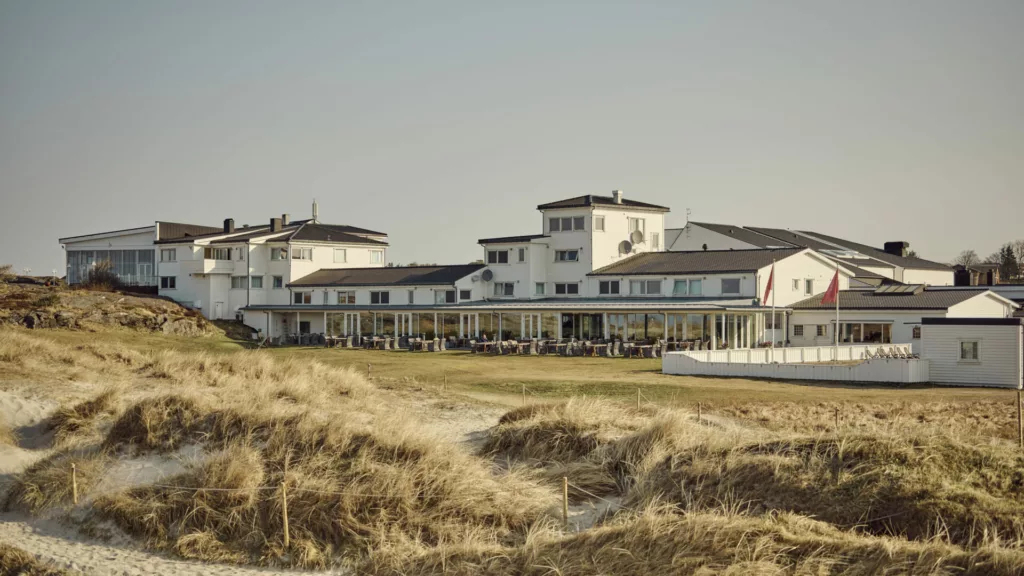 Le Sola Strand Hotel au bord de la plage éponyme